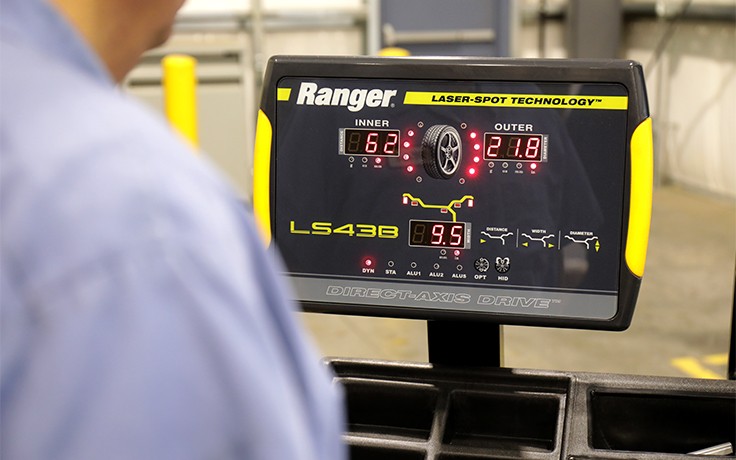 LS43B laser wheel balancer with comfortable display