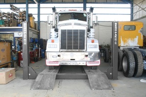 Heavy Duty Truck Lift Freight Liners