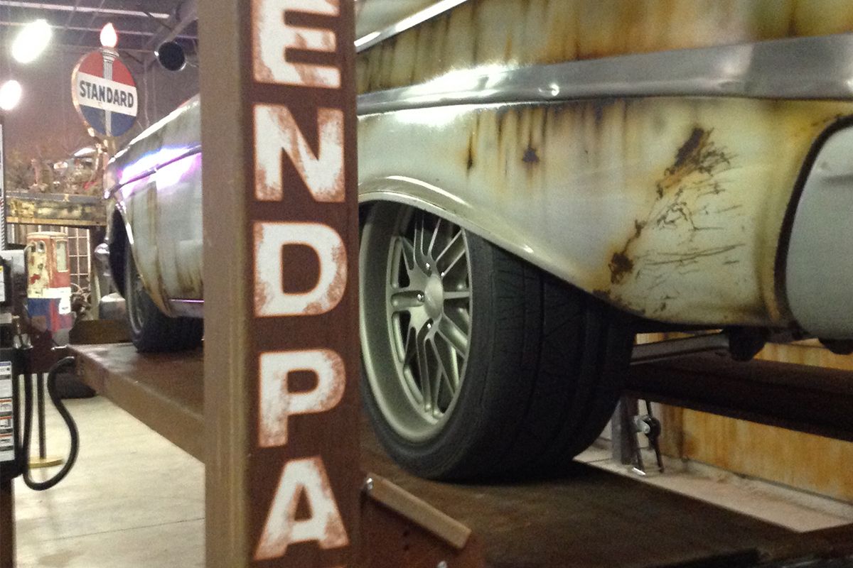 BendPak Four-Post lift Vegas Rat Rods